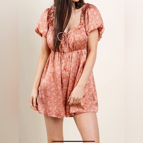 Dress Forum Dresses & Skirts - Dress Forum Babydoll Paisley Romper Size Medium
